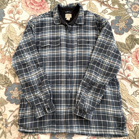 L.L.Bean Fleece Lined Button Down Flannel Shirt - Picture 1 of 5